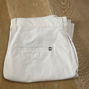 Travis Mathew Men’s 33 Gray Solid Performance Chino Golf Shorts